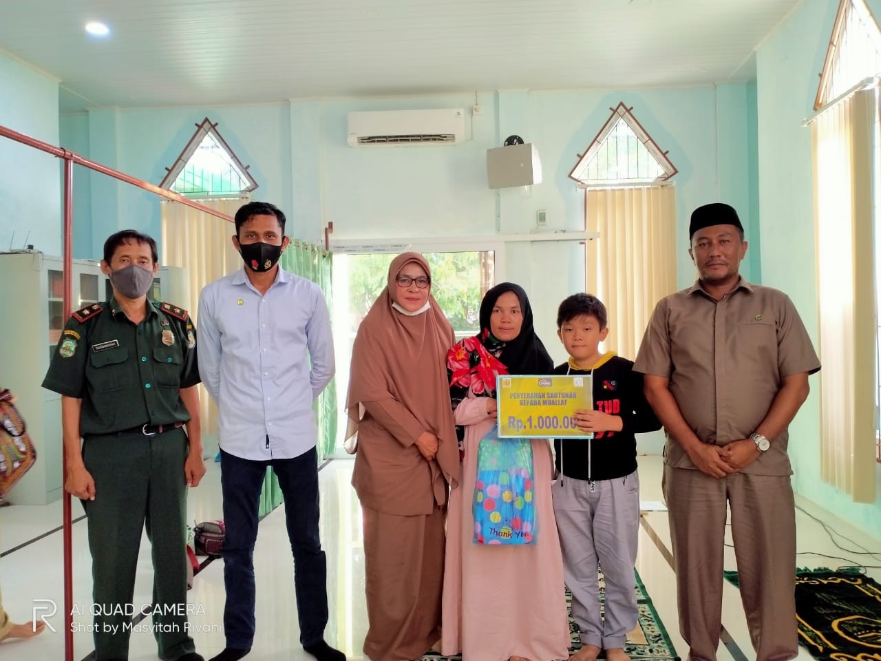 Ibu dan Anak Masuk Islam, Baitul Mal Kota Banda Aceh Beri Santunan